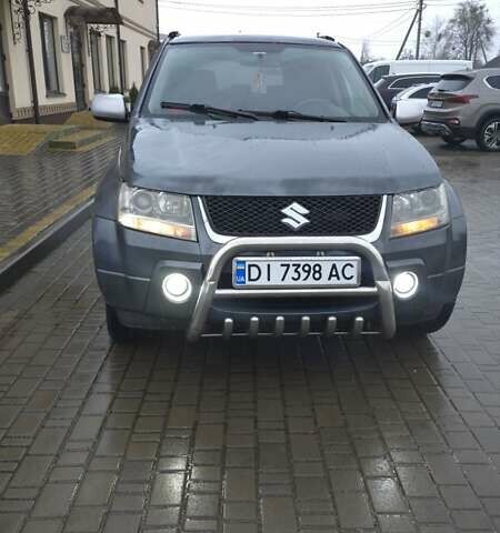 Серый Сузуки Гранд Витара, объемом двигателя 2 л и пробегом 280 тыс. км за 4500 $, фото 1 на Automoto.ua