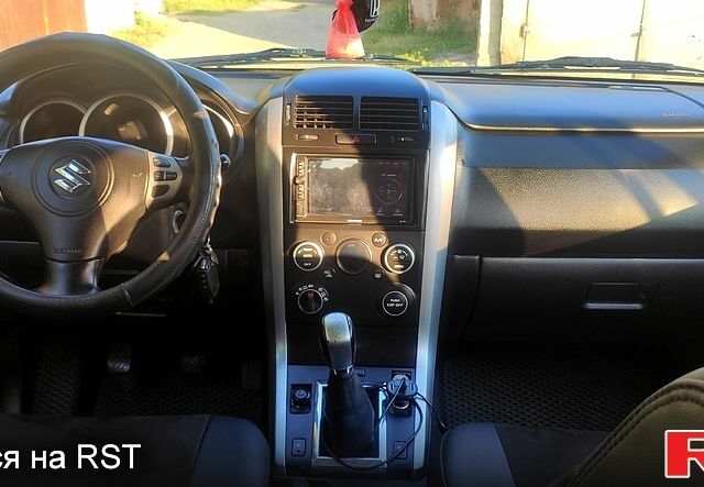 Сірий Сузукі Гранд Вітара, об'ємом двигуна 2.4 л та пробігом 231 тис. км за 8500 $, фото 1 на Automoto.ua