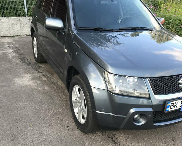 Серый Сузуки Гранд Витара, объемом двигателя 2 л и пробегом 184 тыс. км за 8400 $, фото 1 на Automoto.ua