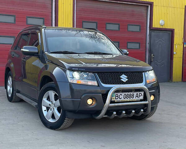 Сірий Сузукі Гранд Вітара, об'ємом двигуна 2.39 л та пробігом 109 тис. км за 8300 $, фото 1 на Automoto.ua