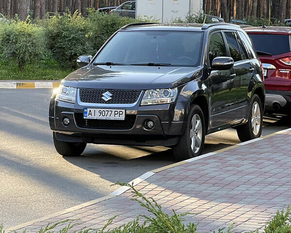 Серый Сузуки Гранд Витара, объемом двигателя 2.4 л и пробегом 111 тыс. км за 11000 $, фото 1 на Automoto.ua