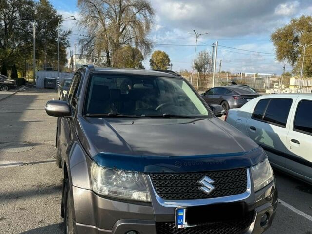 Сірий Сузукі Гранд Вітара, об'ємом двигуна 2 л та пробігом 150 тис. км за 8000 $, фото 1 на Automoto.ua