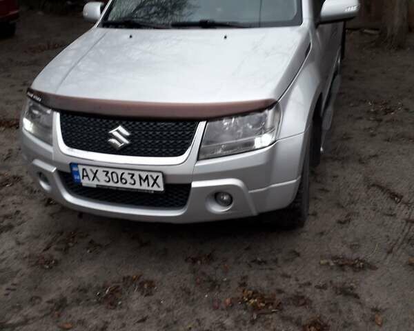 Серый Сузуки Гранд Витара, объемом двигателя 2.39 л и пробегом 186 тыс. км за 8500 $, фото 1 на Automoto.ua