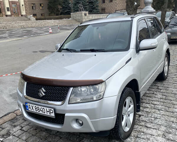 Серый Сузуки Гранд Витара, объемом двигателя 2.39 л и пробегом 142 тыс. км за 9500 $, фото 1 на Automoto.ua