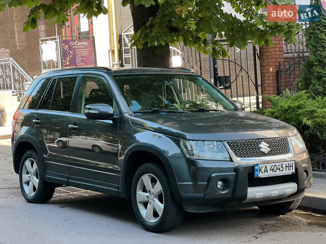 Серый Сузуки Гранд Витара, объемом двигателя 2.4 л и пробегом 164 тыс. км за 11000 $, фото 1 на Automoto.ua