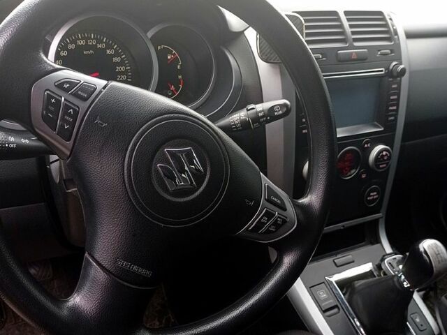Сірий Сузукі Гранд Вітара, об'ємом двигуна 2.4 л та пробігом 120 тис. км за 10500 $, фото 1 на Automoto.ua