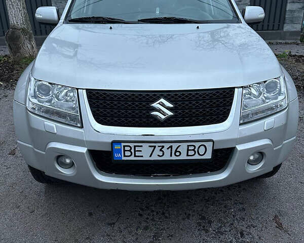 Серый Сузуки Гранд Витара, объемом двигателя 2.4 л и пробегом 236 тыс. км за 9898 $, фото 1 на Automoto.ua