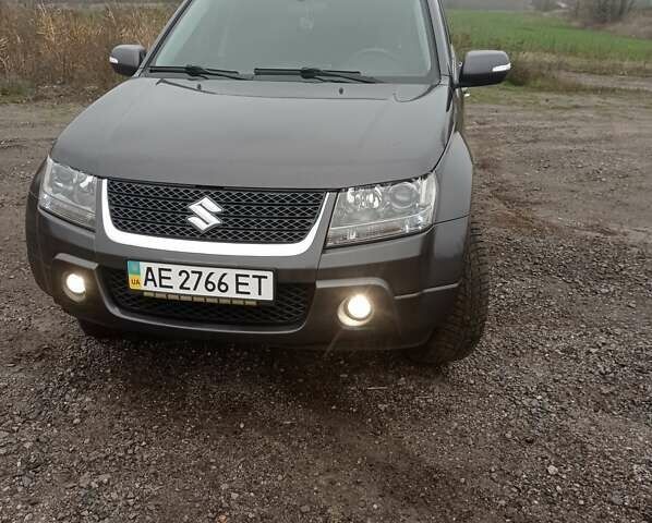Сірий Сузукі Гранд Вітара, об'ємом двигуна 2.39 л та пробігом 120 тис. км за 10500 $, фото 1 на Automoto.ua