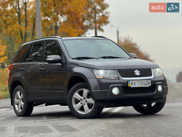 Сузуки Гранд Витара 2010 в Харькове на Automoto.ua Серый Сузуки Гранд Витара, объемом двигателя 2.4 л и пробегом 200 тыс. км за 8750 $, фото 1 на Automoto.ua