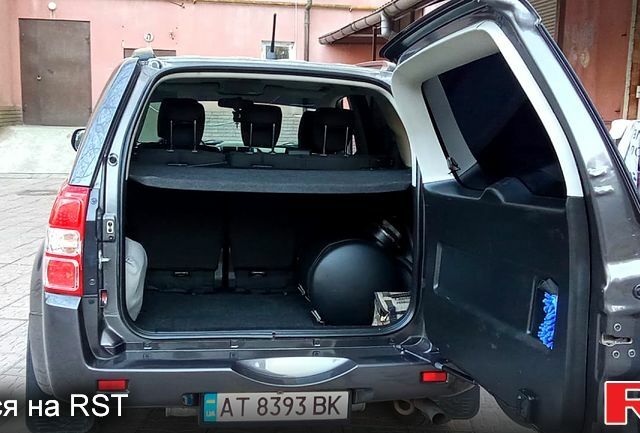 Сірий Сузукі Гранд Вітара, об'ємом двигуна 2.4 л та пробігом 129 тис. км за 12800 $, фото 1 на Automoto.ua