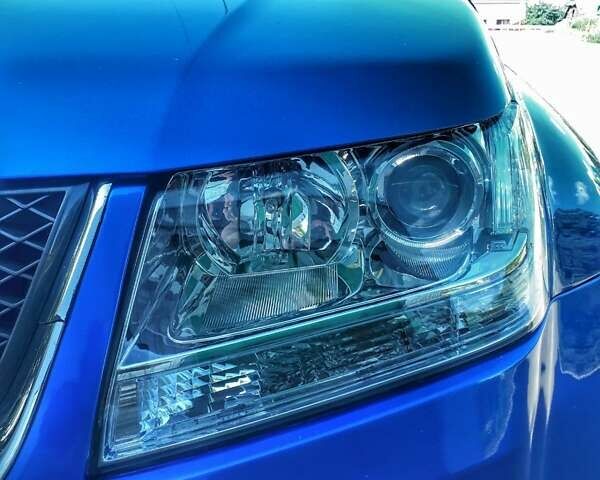 Синій Сузукі Гранд Вітара, об'ємом двигуна 2 л та пробігом 225 тис. км за 7500 $, фото 1 на Automoto.ua
