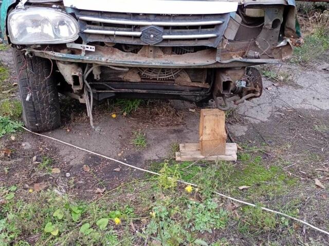 Зелений Сузукі Гранд Вітара, об'ємом двигуна 2.5 л та пробігом 2 тис. км за 1000 $, фото 1 на Automoto.ua