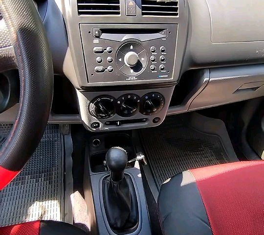 Чорний Сузукі Ігніс, об'ємом двигуна 1.3 л та пробігом 150 тис. км за 4500 $, фото 1 на Automoto.ua