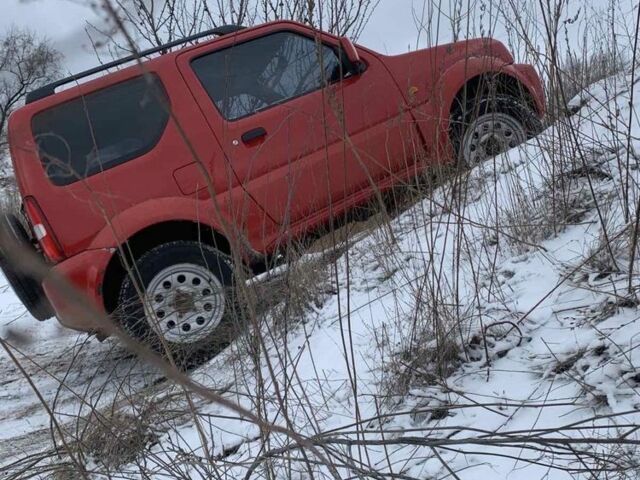 Червоний Сузукі Джімні, об'ємом двигуна 0.13 л та пробігом 130 тис. км за 7500 $, фото 1 на Automoto.ua