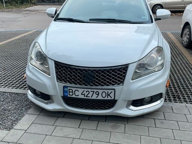 Білий Сузукі Кізаші, об'ємом двигуна 2.39 л та пробігом 226 тис. км за 7600 $, фото 1 на Automoto.ua