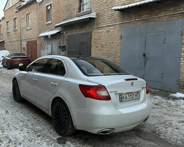 Білий Сузукі Кізаші, об'ємом двигуна 2.39 л та пробігом 249 тис. км за 6500 $, фото 1 на Automoto.ua