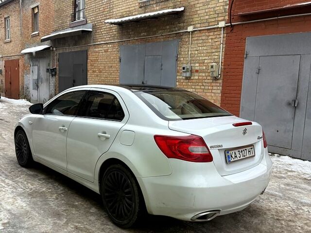 Білий Сузукі Кізаші, об'ємом двигуна 2.4 л та пробігом 25000 тис. км за 6500 $, фото 1 на Automoto.ua