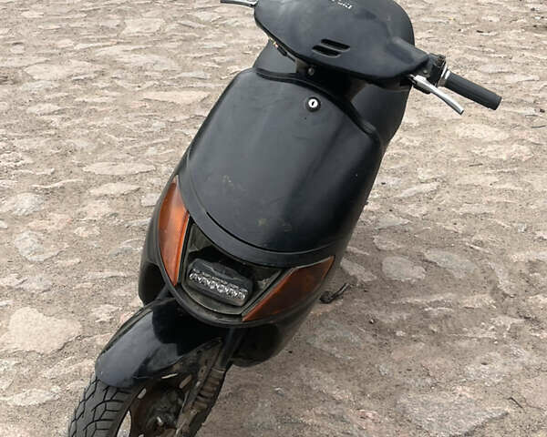 Черный Сузуки Летс, объемом двигателя 0.05 л и пробегом 722 тыс. км за 144 $, фото 1 на Automoto.ua