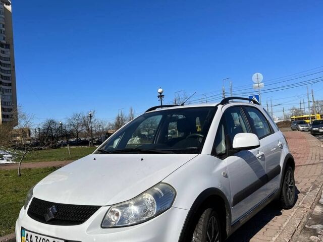 Сузуки СХ4 2013 в Киеве на Automoto.ua Белый Сузуки СХ4, объемом двигателя 0 л и пробегом 100 тыс. км за 12500 $, фото 1 на Automoto.ua