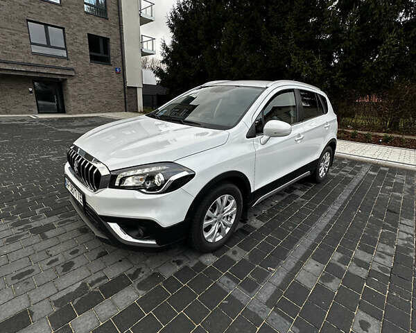 Белый Сузуки СХ4, объемом двигателя 1.59 л и пробегом 55 тыс. км за 18900 $, фото 1 на Automoto.ua