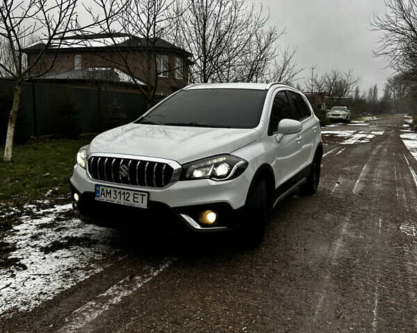 Білий Сузукі СХ4, об'ємом двигуна 1.59 л та пробігом 56 тис. км за 18600 $, фото 1 на Automoto.ua