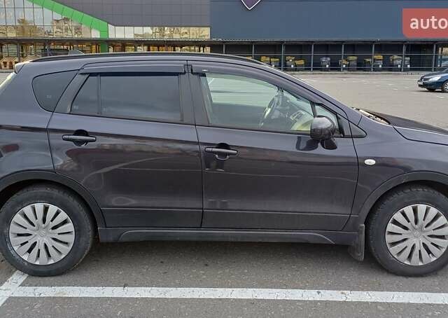 Сузуки СХ4 2014 в Вышгороде на Automoto.ua Фиолетовый Сузуки СХ4, объемом двигателя 1.59 л и пробегом 178 тыс. км за 11750 $, фото 1 на Automoto.ua