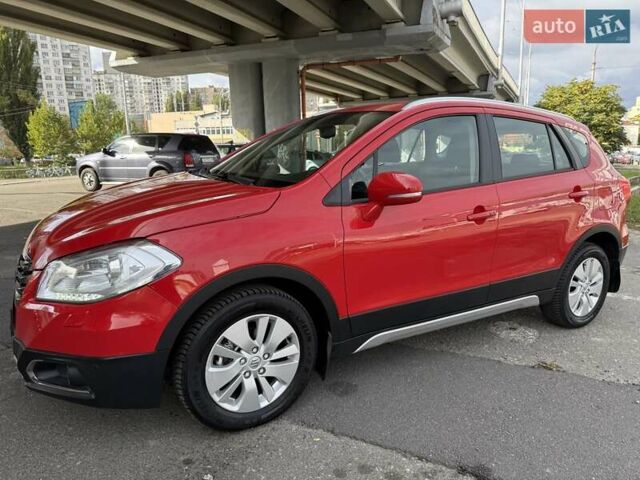 Сузуки СХ4 2015 в Киеве на Automoto.ua Красный Сузуки СХ4, объемом двигателя 1.59 л и пробегом 45 тыс. км за 14500 $, фото 1 на Automoto.ua