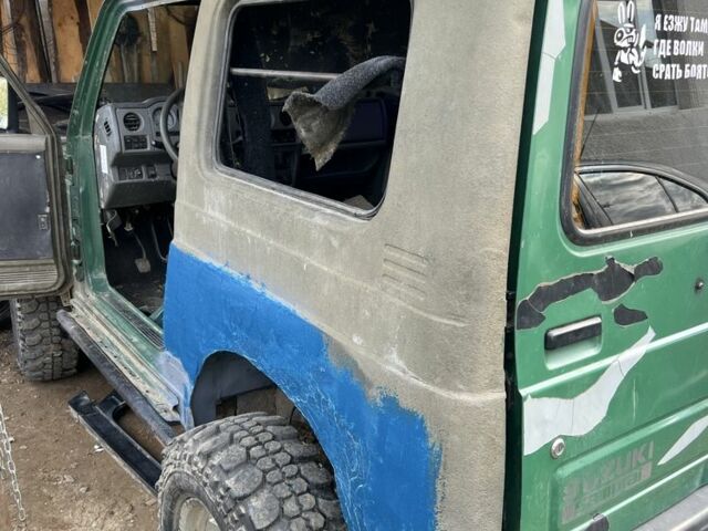 Зеленый Сузуки Самурай, объемом двигателя 1.3 л и пробегом 200 тыс. км за 5500 $, фото 1 на Automoto.ua