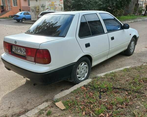 Белый Сузуки Свифт, объемом двигателя 1.3 л и пробегом 271 тыс. км за 1500 $, фото 1 на Automoto.ua