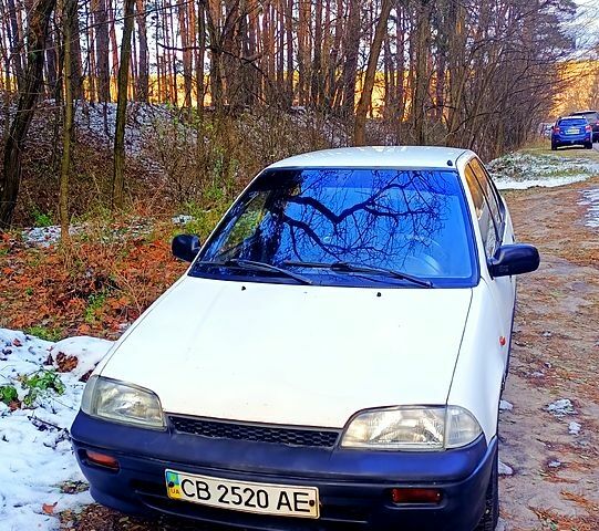 Белый Сузуки Свифт, объемом двигателя 13 л и пробегом 200 тыс. км за 1200 $, фото 1 на Automoto.ua