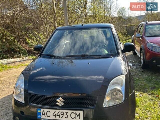 Черный Сузуки Свифт, объемом двигателя 1.3 л и пробегом 250 тыс. км за 3800 $, фото 1 на Automoto.ua