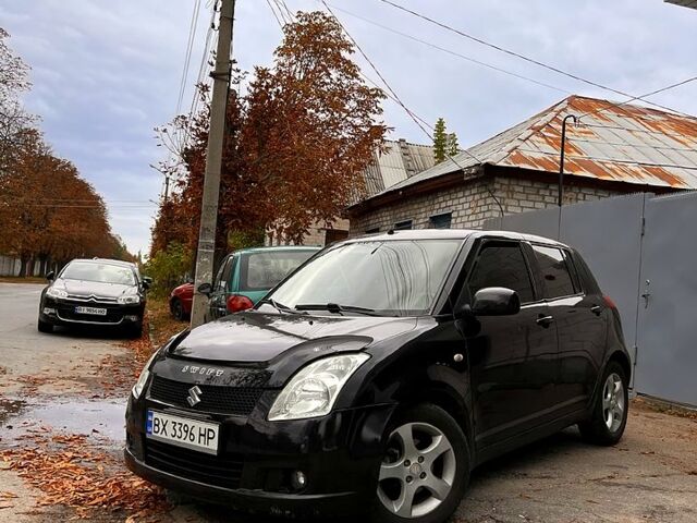 Черный Сузуки Свифт, объемом двигателя 1.3 л и пробегом 233 тыс. км за 5000 $, фото 1 на Automoto.ua