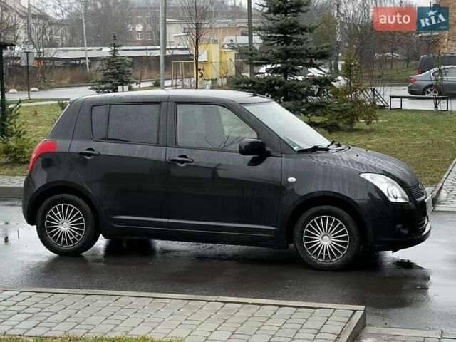 Чорний Сузукі Свифт, об'ємом двигуна 1.33 л та пробігом 95 тис. км за 3550 $, фото 1 на Automoto.ua