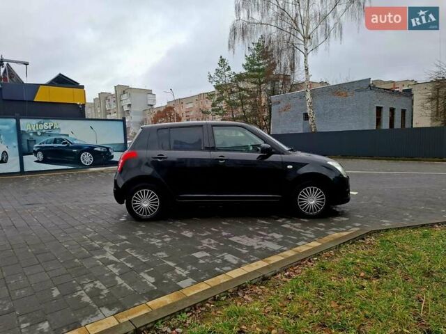 Чорний Сузукі Свифт, об'ємом двигуна 1.33 л та пробігом 95 тис. км за 3700 $, фото 1 на Automoto.ua