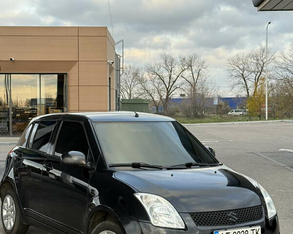 Чорний Сузукі Свифт, об'ємом двигуна 1.33 л та пробігом 199 тис. км за 4799 $, фото 1 на Automoto.ua