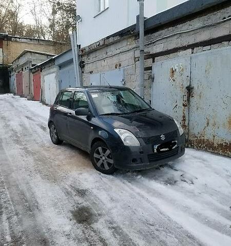 Черный Сузуки Свифт, объемом двигателя 1.3 л и пробегом 205 тыс. км за 4000 $, фото 1 на Automoto.ua