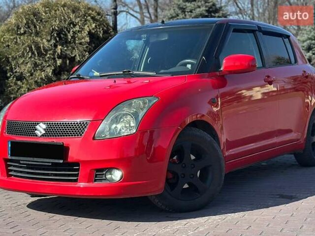 Червоний Сузукі Свифт, об'ємом двигуна 1.33 л та пробігом 253 тис. км за 4999 $, фото 1 на Automoto.ua
