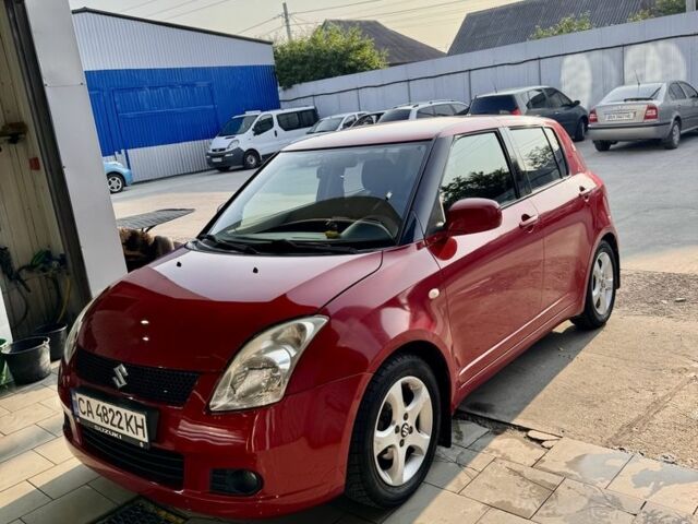 Красный Сузуки Свифт, объемом двигателя 1.3 л и пробегом 210 тыс. км за 5200 $, фото 1 на Automoto.ua