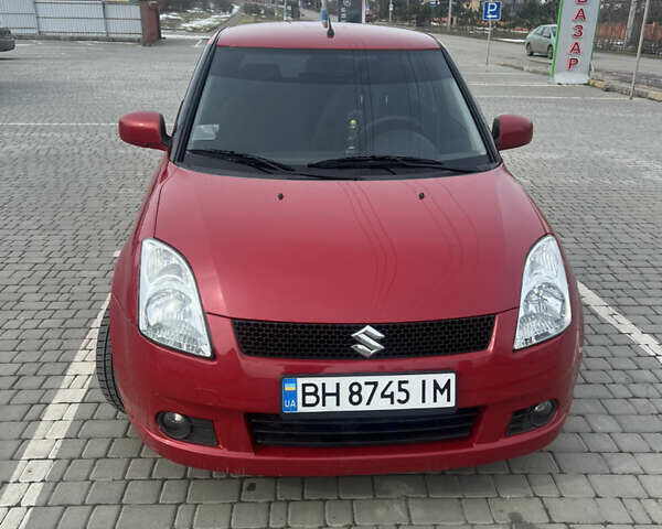 Червоний Сузукі Свифт, об'ємом двигуна 1.33 л та пробігом 147 тис. км за 5500 $, фото 1 на Automoto.ua