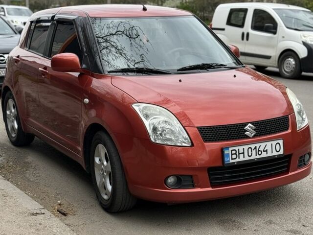 Красный Сузуки Свифт, объемом двигателя 1.3 л и пробегом 136 тыс. км за 5500 $, фото 1 на Automoto.ua
