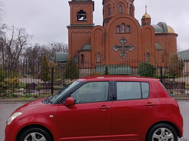 Червоний Сузукі Свифт, об'ємом двигуна 1.5 л та пробігом 320 тис. км за 5600 $, фото 1 на Automoto.ua