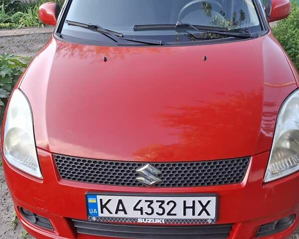 Красный Сузуки Свифт, объемом двигателя 1.33 л и пробегом 130 тыс. км за 5100 $, фото 1 на Automoto.ua