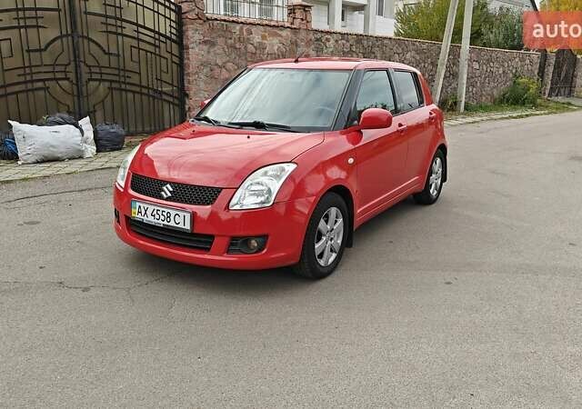 Сузуки Свифт 2010 в Киеве на Automoto.ua Красный Сузуки Свифт, объемом двигателя 1.33 л и пробегом 198 тыс. км за 4100 $, фото 1 на Automoto.ua
