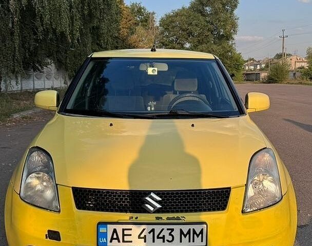 Жовтий Сузукі Свифт, об'ємом двигуна 1.3 л та пробігом 183 тис. км за 4300 $, фото 1 на Automoto.ua