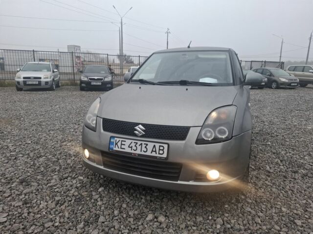 Серый Сузуки Свифт, объемом двигателя 1.3 л и пробегом 154 тыс. км за 4999 $, фото 1 на Automoto.ua