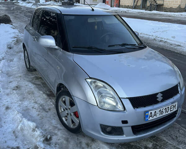 Серый Сузуки Свифт, объемом двигателя 1.4 л и пробегом 250 тыс. км за 2700 $, фото 1 на Automoto.ua