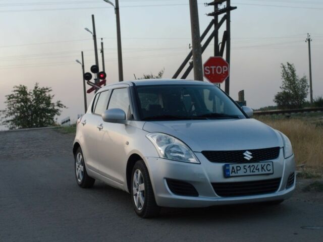 Серый Сузуки Свифт, объемом двигателя 0 л и пробегом 179 тыс. км за 5400 $, фото 1 на Automoto.ua