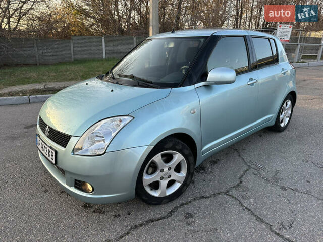 Синий Сузуки Свифт, объемом двигателя 1.33 л и пробегом 128 тыс. км за 3750 $, фото 1 на Automoto.ua