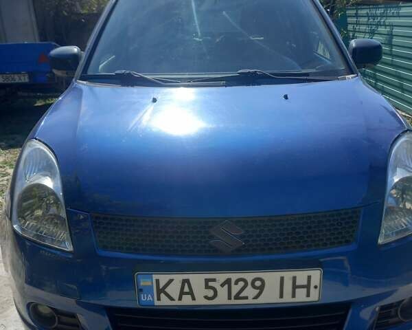 Синий Сузуки Свифт, объемом двигателя 1.49 л и пробегом 300 тыс. км за 5000 $, фото 1 на Automoto.ua