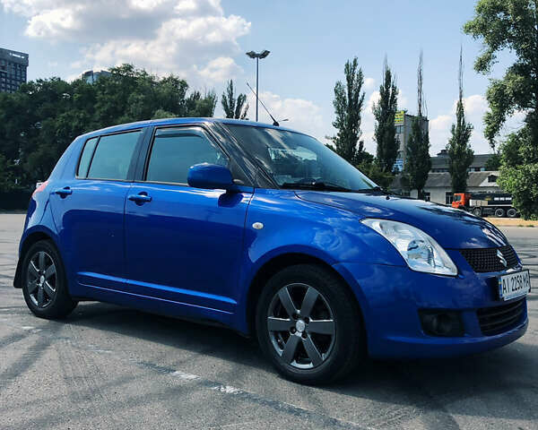 Синий Сузуки Свифт, объемом двигателя 1.33 л и пробегом 140 тыс. км за 4900 $, фото 1 на Automoto.ua